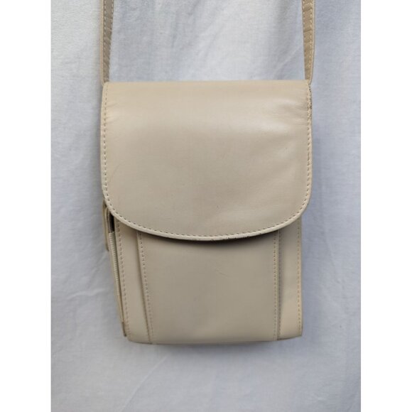 Buxton Ivory Leather Multi Pocket Flap Top Crossbody Shoulder Handbag Purse - Picture 1 of 9